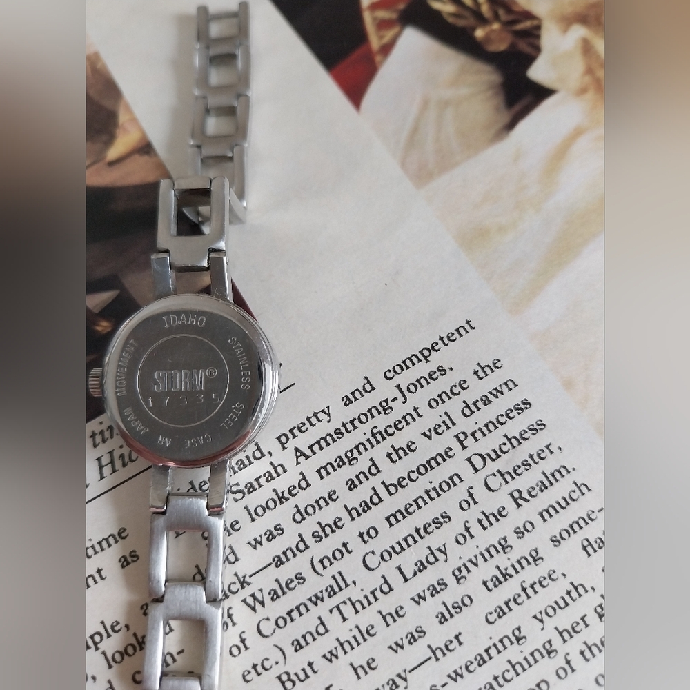 Watch Collection with Vibrant Colors - Picture 5 of 15